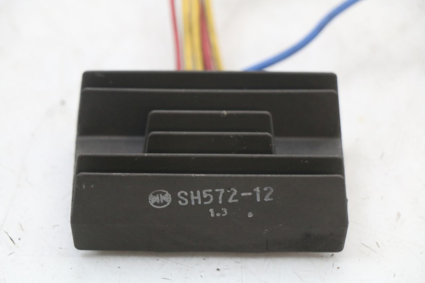 photo de REGULATEUR CHARGE APRILIA SCARABEO GT 125 (1999 - 2007)