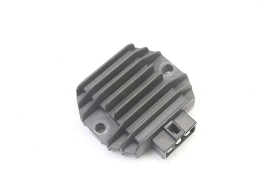 photo de REGULATEUR CHARGE APRILIA SCARABEO GT TOURING 125 (1999 - 2005)