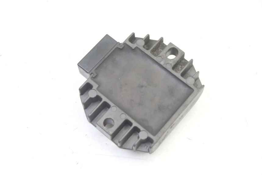 photo de REGULATEUR CHARGE APRILIA SCARABEO GT TOURING 125 (1999 - 2005)