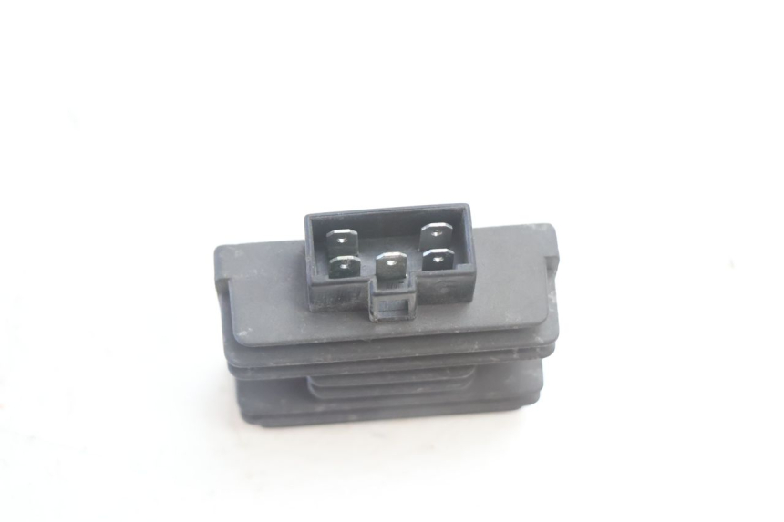 photo de REGULATEUR CHARGE FYM SCOOTERONE 125 (2006 - 2008) - Zoom état d’usage