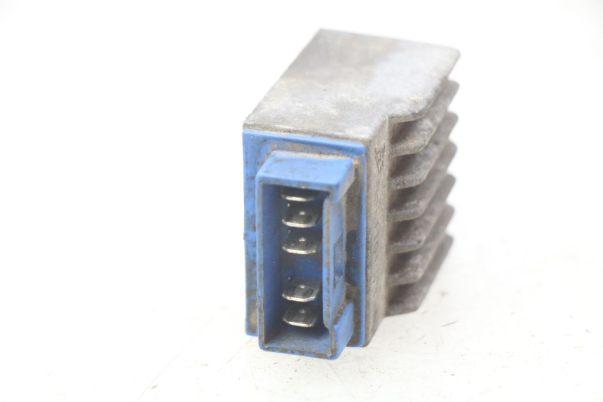 photo de REGULATEUR CHARGE DERBI SENDA 50 (2003 - 2005)