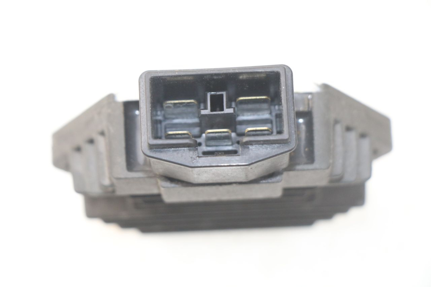 photo de REGULATEUR CHARGE HONDA SES DYLAN 125 (2002 - 2006) - Zoom état d’usage