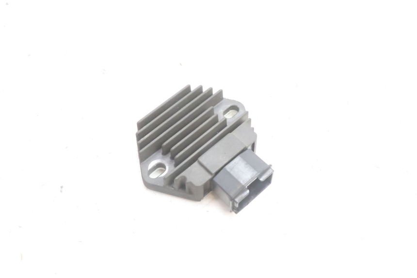 photo de REGULATEUR CHARGE HONDA SH 125 (2001 - 2003) - Vue principale
