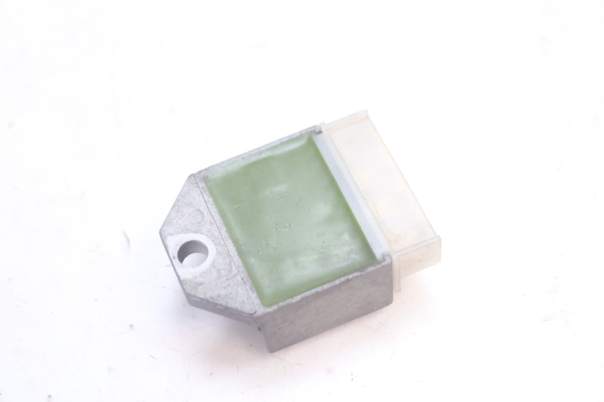 photo de REGULATEUR CHARGE YAMAHA SLIDER 50 (1999 - 2004) - Autre angle de vue