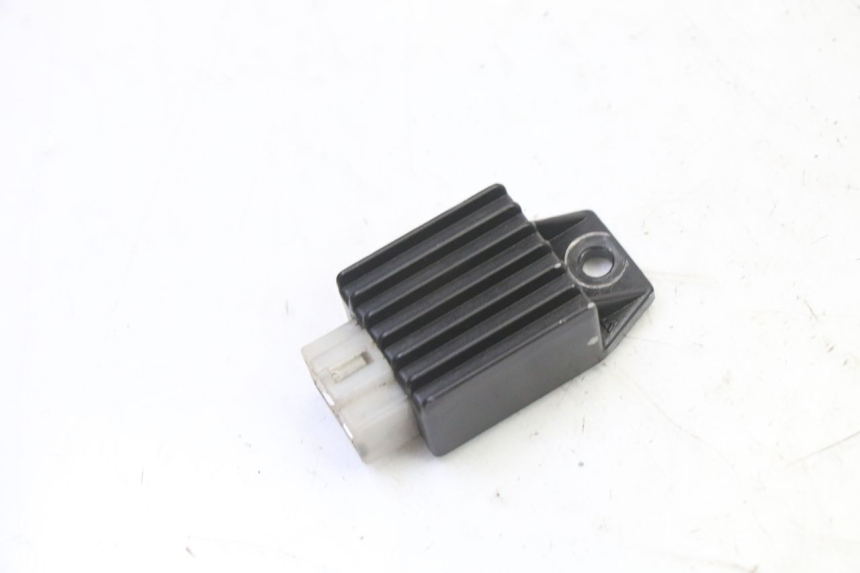 photo de REGULATEUR CHARGE PEUGEOT SPEEDAKE 50 (1995 - 1997)