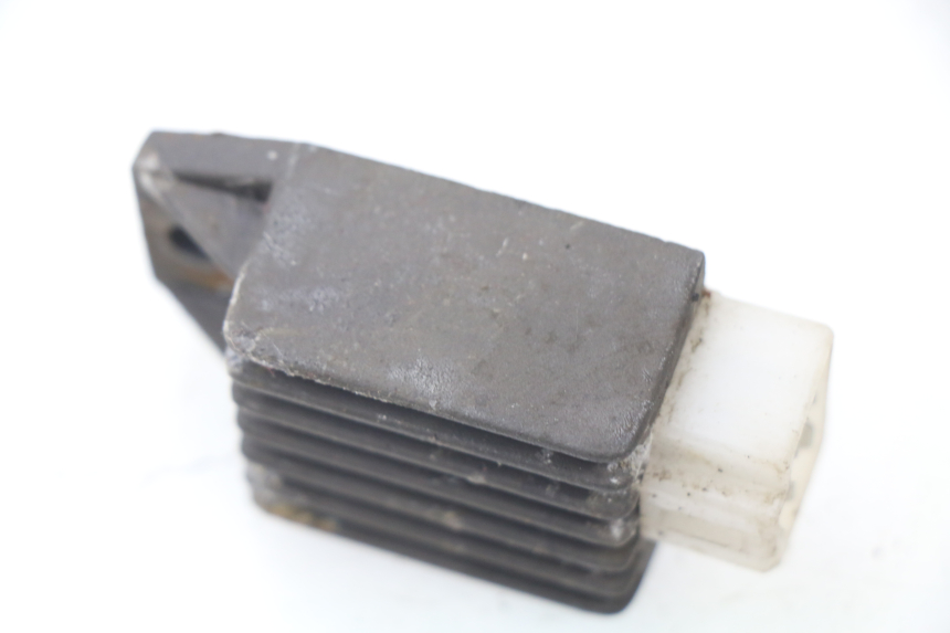 photo de REGULATEUR CHARGE PEUGEOT SPEEDFIGHT 3 AIR 50 (2009 - 2015)