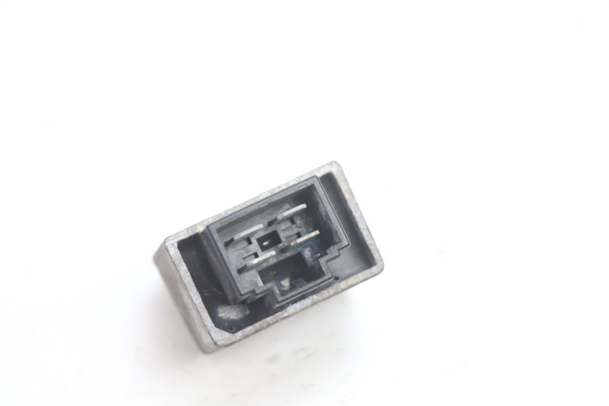 photo de REGULATEUR CHARGE PEUGEOT SPEEDFIGHT LC 50 (1996 - 2002) - Zoom état d’usage