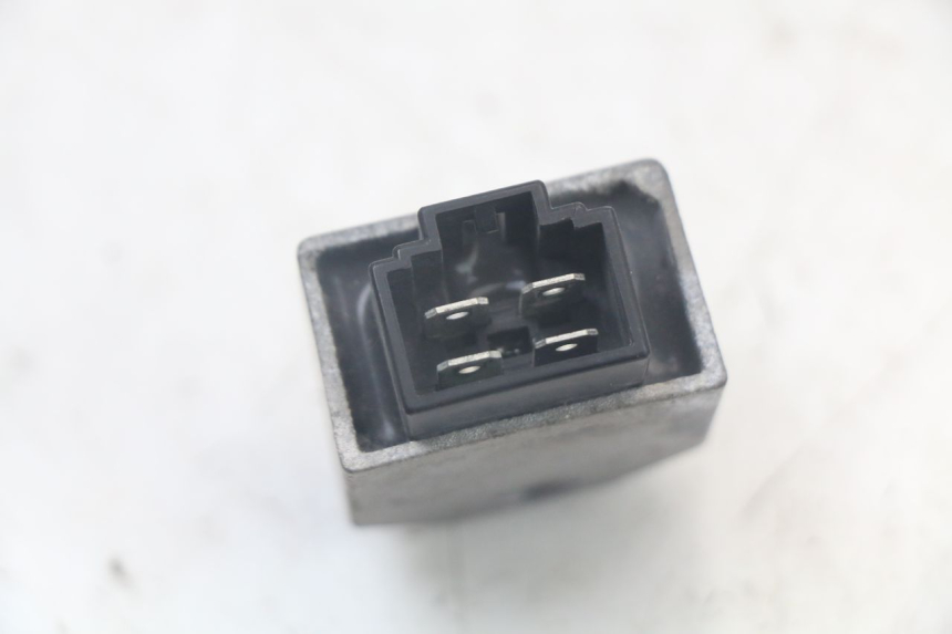 photo de REGULATEUR CHARGE PEUGEOT SPEEDFIGHT 100 (1997 - 2007)