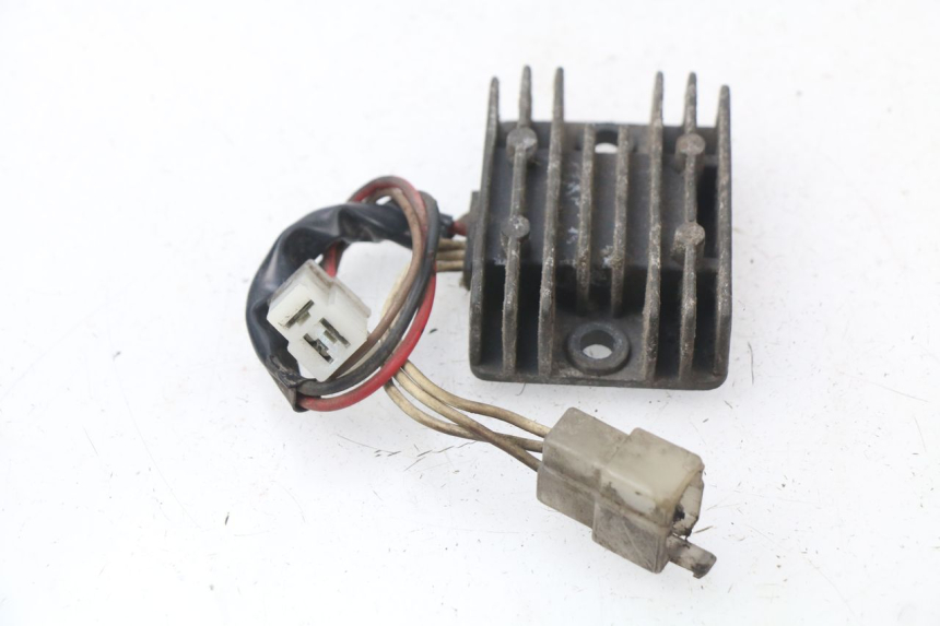photo de REGULATEUR CHARGE YAMAHA SR 125 (1982 - 2003)