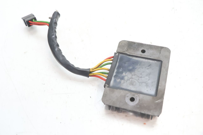 photo de REGULATEUR CHARGE DUCATI SS IE DS CARENEE 1000 (2002 - 2006) - Vue d’ensemble