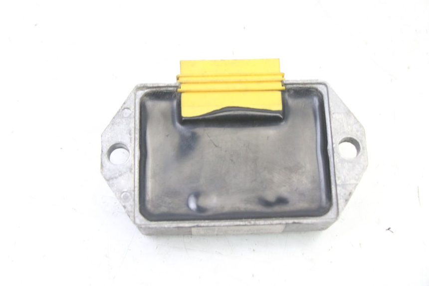 photo de REGULATEUR CHARGE GILERA STALKER 50 (1997 - 2005) - Autre angle de vue