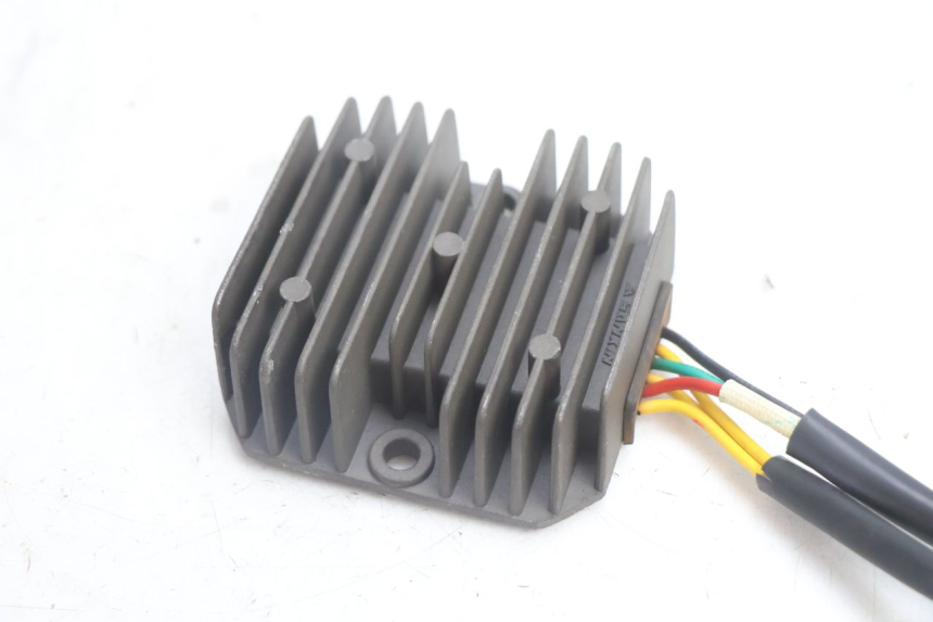 photo de REGULATEUR CHARGE RAZZO STEED 125 (2012 - 2018) - Autre angle de vue
