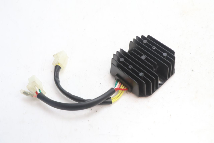 photo de REGULATEUR CHARGE VASTRO STREET S 50 (2016 - 2021) - Zoom état d’usage