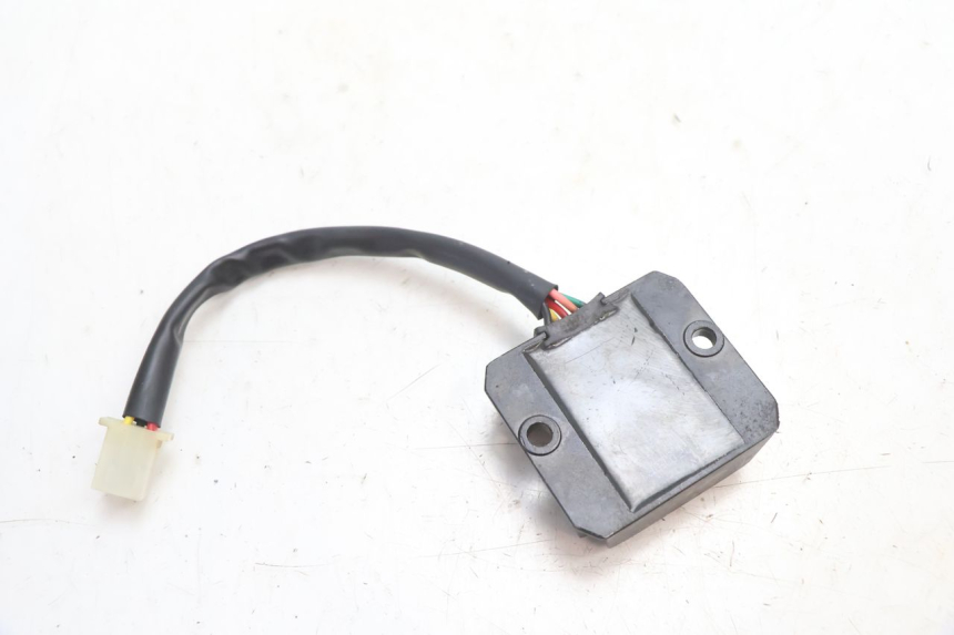 photo de REGULATEUR CHARGE YAMASAKI STREET 50 (2013 - 2018) - Autre angle de vue