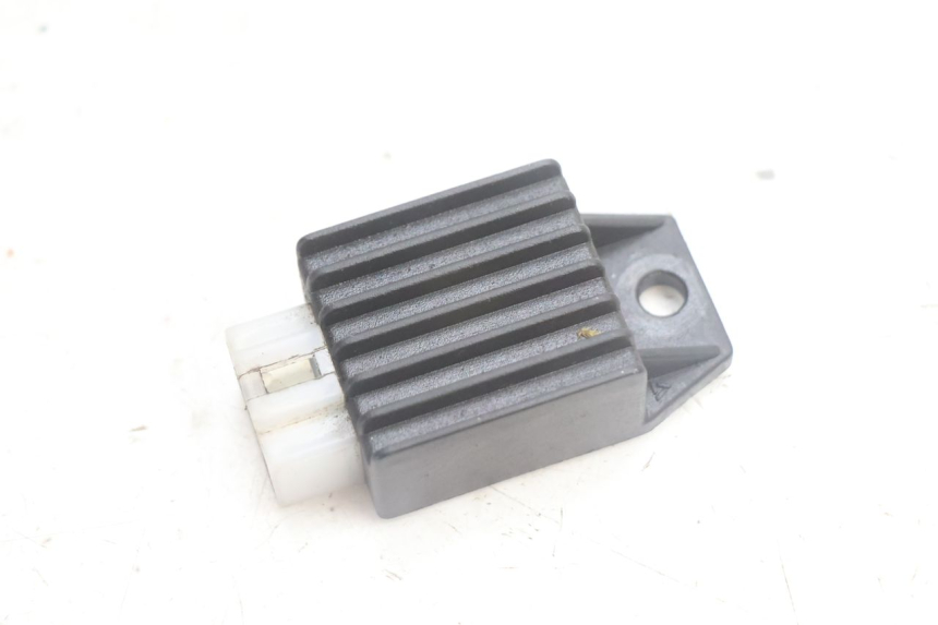 photo de REGULATEUR CHARGE PEUGEOT STREETZONE NAKED 2T 50 (2014 - 2018) - Vue principale