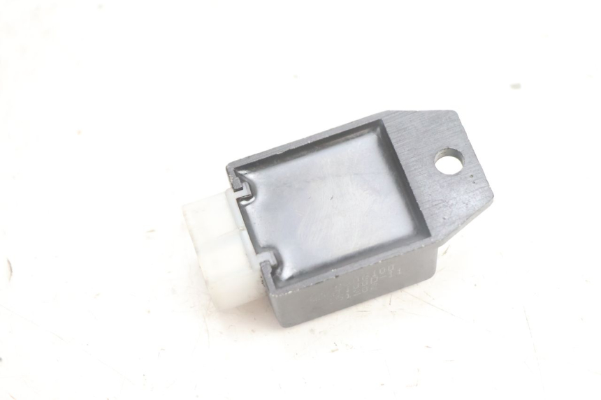 photo de REGULATEUR CHARGE PEUGEOT STREETZONE NAKED 2T 50 (2014 - 2018) - Autre angle de vue
