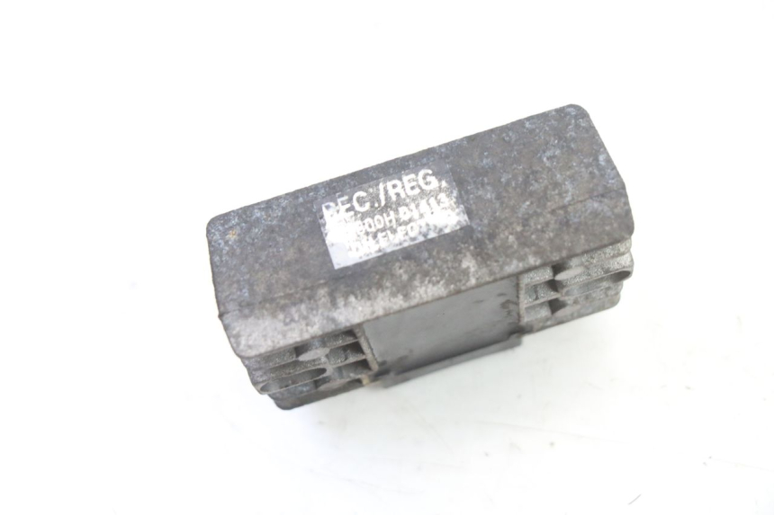 photo de REGULATEUR CHARGE PIAGGIO SUPER LX 125 (2000 - 2003)