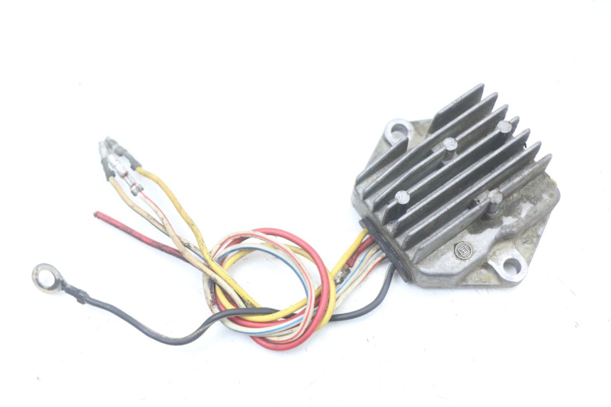 photo de REGULATEUR CHARGE SUZUKI GSX E 250 (1982 - 1983)