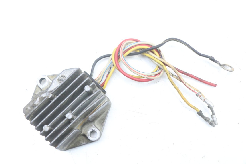 photo de REGULATEUR CHARGE SUZUKI GSX E 250 (1982 - 1983)