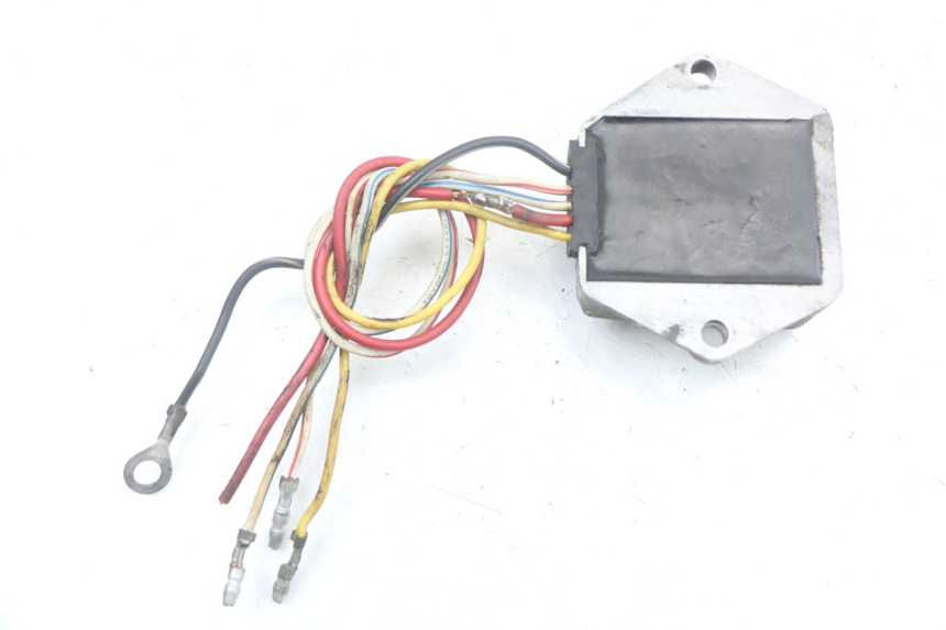 photo de REGULATEUR CHARGE SUZUKI GSX E 250 (1982 - 1983)