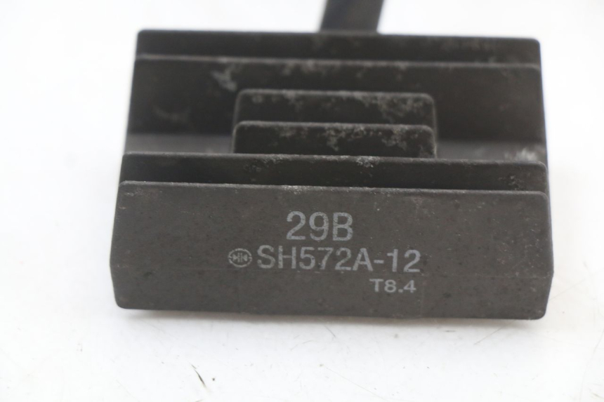 photo de REGULATEUR CHARGE SUZUKI GZ MARAUDER 125 (1998 - 2004)