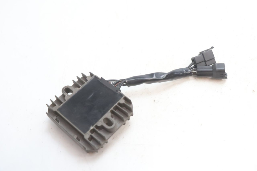 photo de REGULATEUR CHARGE SUZUKI SV S 650 (2003 - 2009) - Gros plan technique