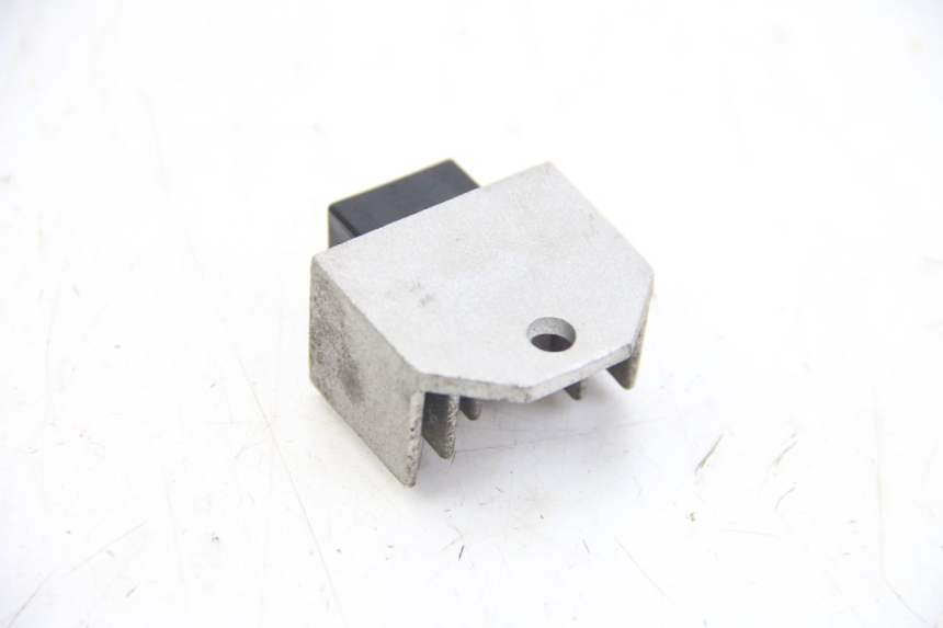 photo de REGULATEUR CHARGE SYM FIDDLE 2 125 (2010 - 2013)