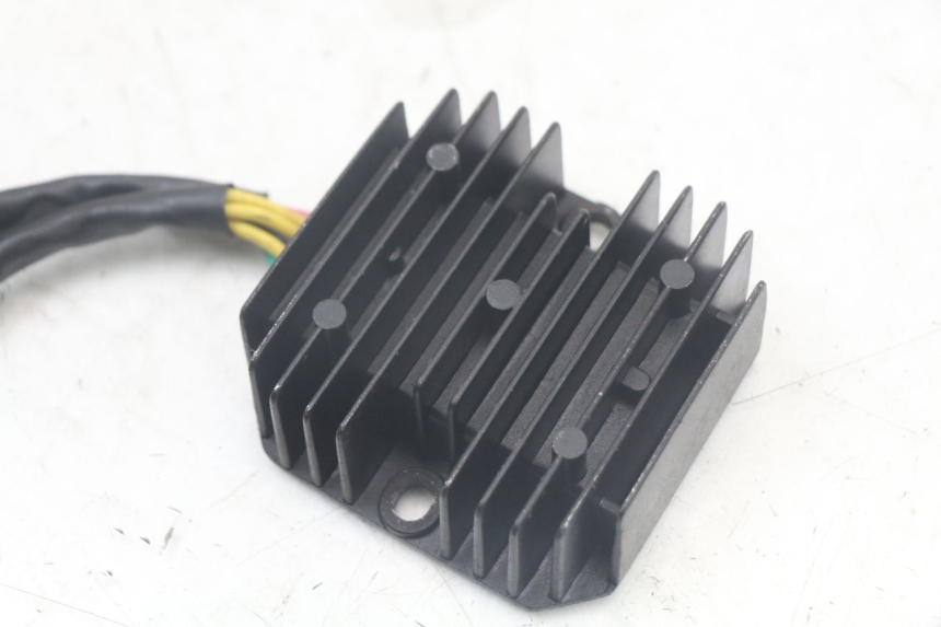 photo de REGULATEUR CHARGE SYM FIDDLE 3 III 125 (2014 - 2020)