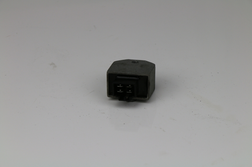 photo de REGULATEUR CHARGE SYM FIDDLE 50 (2008 - 2010)