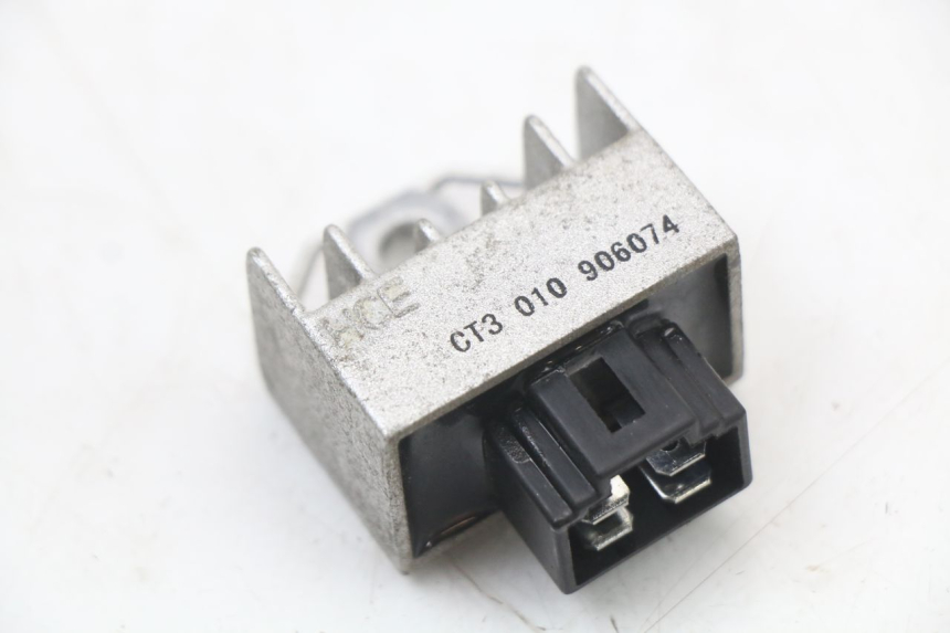 photo de REGULATEUR CHARGE SYM ORBIT 50 (2008 - 2010)