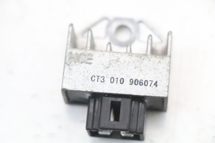 photo de REGULATEUR CHARGE SYM ORBIT 50 (2008 - 2010)