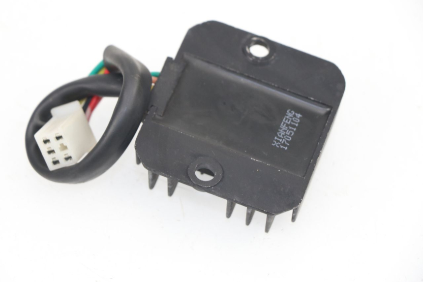 photo de REGULATEUR CHARGE TAOTAO ATM 50 50 (2010 - 2018)