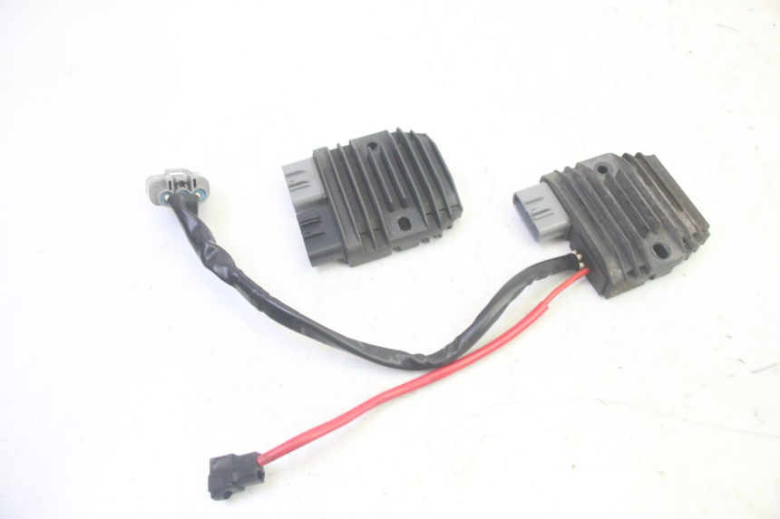 photo de REGULATEUR CHARGE YAMAHA TDM ABS 900 (2002 - 2014) - Détail de la pièce