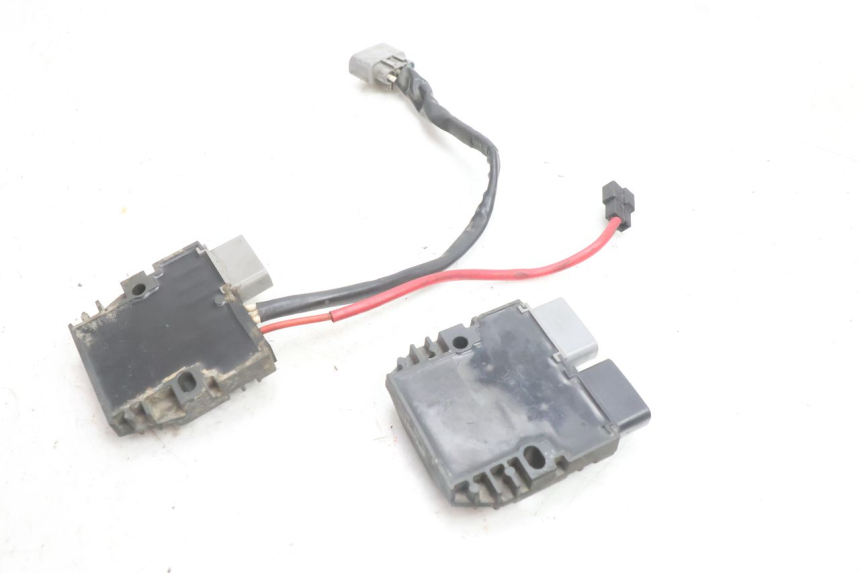 photo de REGULATEUR CHARGE YAMAHA TDM ABS 900 (2002 - 2014) - Détail de la pièce