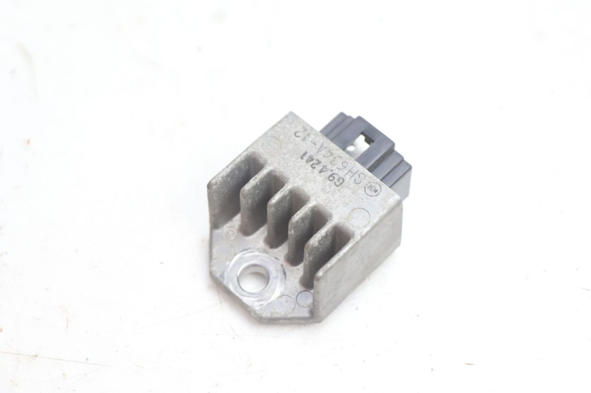 photo de REGULATEUR CHARGE PEUGEOT TKR TREKKER FURIOUS 50 (2005 - 2014) - Détail de la pièce