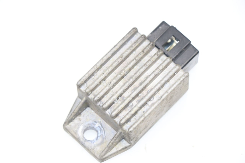 photo de RÉGULATEUR DE CHARGE PEUGEOT TREKKER 50 (1998 - 2004)