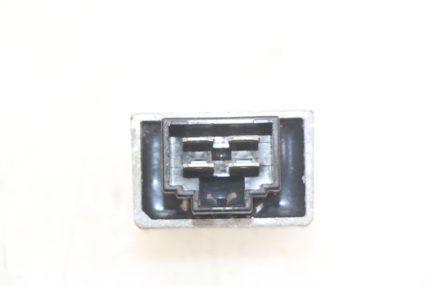 photo de RÉGULATEUR DE CHARGE PEUGEOT TREKKER 50 (1998 - 2004)