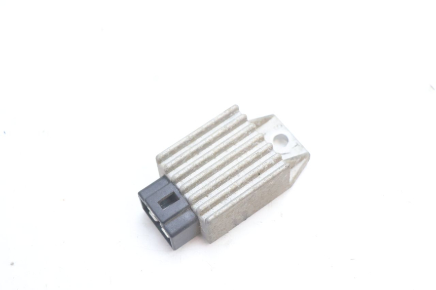 photo de RÉGULATEUR DE CHARGE PEUGEOT TREKKER 50 (1995 - 2004) - Vue principale