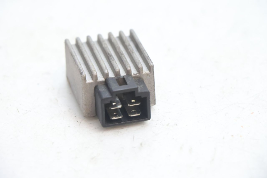 photo de RÉGULATEUR DE CHARGE PEUGEOT TREKKER 50 (1995 - 2004) - Zoom état d’usage