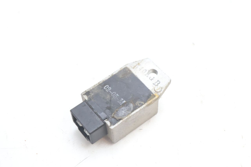 photo de RÉGULATEUR DE CHARGE PEUGEOT TREKKER 50 (1995 - 2004) - Autre angle de vue