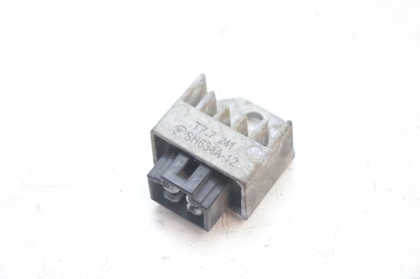 photo de RÉGULATEUR DE CHARGE PEUGEOT TREKKER 50 (1995 - 2004) - Vue principale