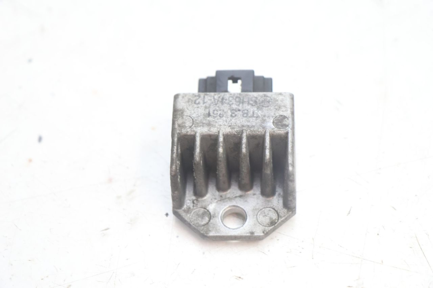 photo de RÉGULATEUR DE CHARGE PEUGEOT TREKKER 50 (1995 - 2004) - Détail de la pièce