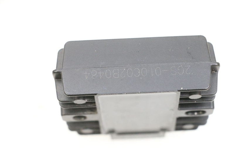 photo de REGULATEUR CHARGE YAMAHA TRICITY 300 (2020 - 2024) - Autre angle de vue