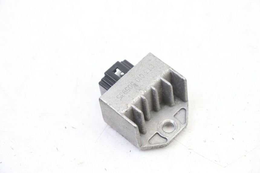 photo de REGULATEUR CHARGE PEUGEOT TWEET 4T 50 (2014 - 2019)