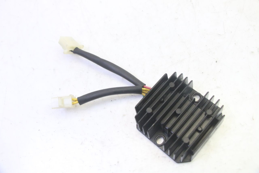 photo de REGULATEUR CHARGE PEUGEOT TWEET PRO EFI 4T 50 (2021 - 2022)