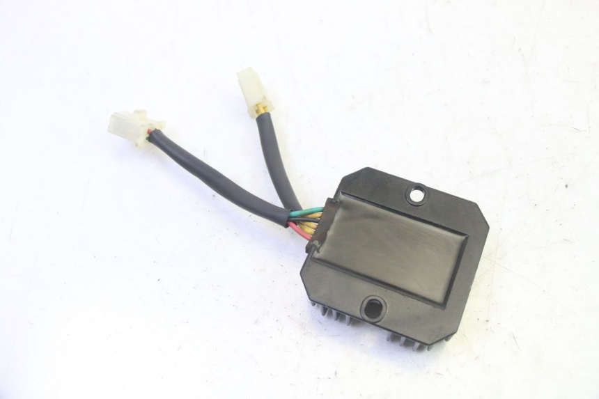 photo de REGULATEUR CHARGE PEUGEOT TWEET PRO EFI 4T 50 (2021 - 2022)