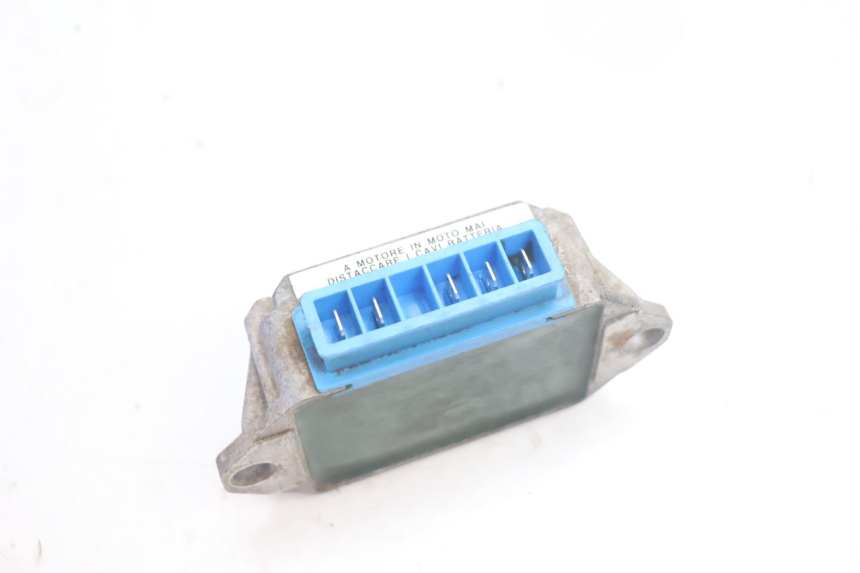 photo de REGULATEUR CHARGE PIAGGIO TYPHOON 50 (1993 - 1999) - Zoom état d’usage