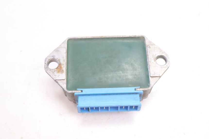photo de REGULATEUR CHARGE PIAGGIO TYPHOON 50 (1993 - 1999) - Autre angle de vue
