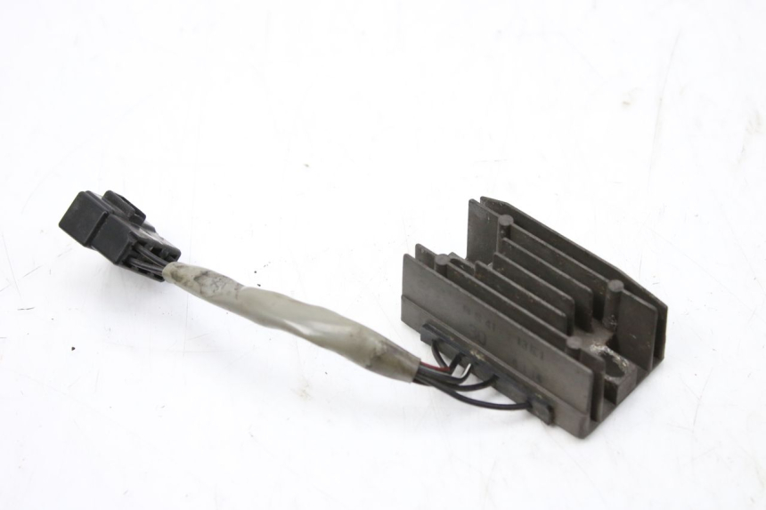 photo de REGULATEUR CHARGE SUZUKI UH BURGMAN 125 (2002 - 2006)