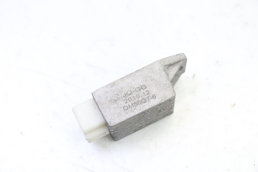 photo de RÉGULATEUR DE CHARGE PEUGEOT V-CLIC VCLIC 50 (2007 - 2013)